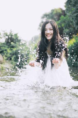 男女黄床上色视频免费的小说